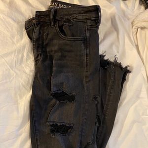 Black ripped american eagle skinny jeans